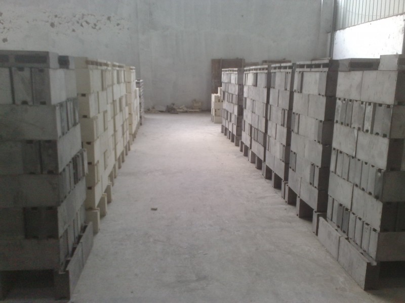 石膏砌塊現(xiàn)場堆積圖