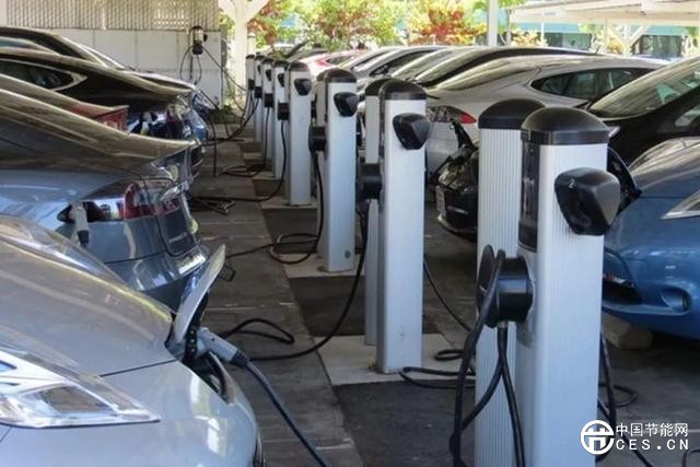 特斯拉又自燃了？是時(shí)候跟你聊聊電動(dòng)汽車的電池安全性了