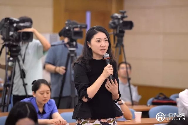 國家發(fā)展改革委舉行專題新聞發(fā)布會 介紹創(chuàng)新和完善促進綠色發(fā)展價格機制有關(guān)情況