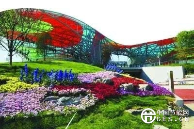 習(xí)近平繪出“天藍山綠水清”的江山麗景圖