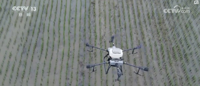 植保無人機實現(xiàn)“綠色換電” “巡田平臺+智慧換電”服務(wù)夏季田間管理 植保無人機實現(xiàn)“綠色換電” “巡田平臺+智慧換電”服務(wù)夏季田間管理