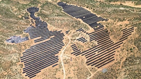 光伏綠電助力防風(fēng)固沙