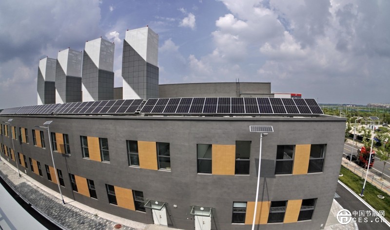 樓頂上的“綠電工廠” 樓頂上的“綠電工廠”