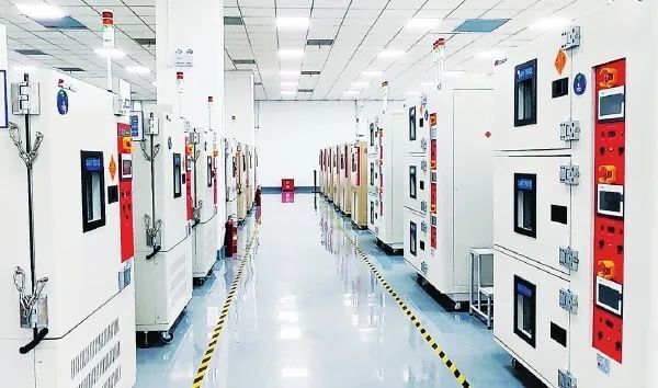 翻倍！5000度電裝進(jìn)20尺集裝箱！我國這“巨型充電寶”又進(jìn)化了