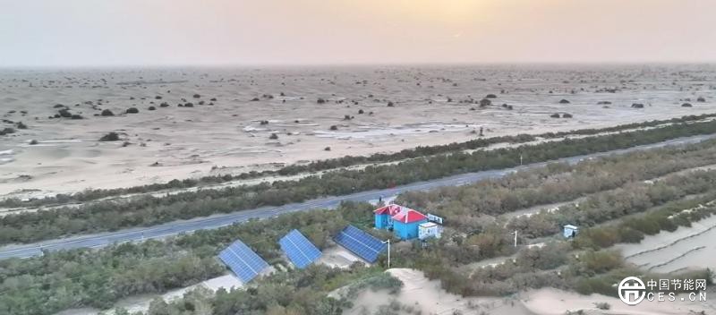 陽(yáng)光“養(yǎng)綠”首條零碳沙漠公路 陽(yáng)光“養(yǎng)綠”首條零碳沙漠公路