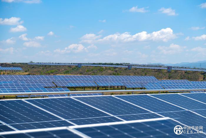 板上發(fā)電板下生金:革命老區(qū)的綠色發(fā)展 板上發(fā)電板下生金:革命老區(qū)的綠色發(fā)展