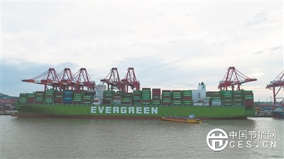 全球首次船對船液態(tài)二氧化碳接卸完成