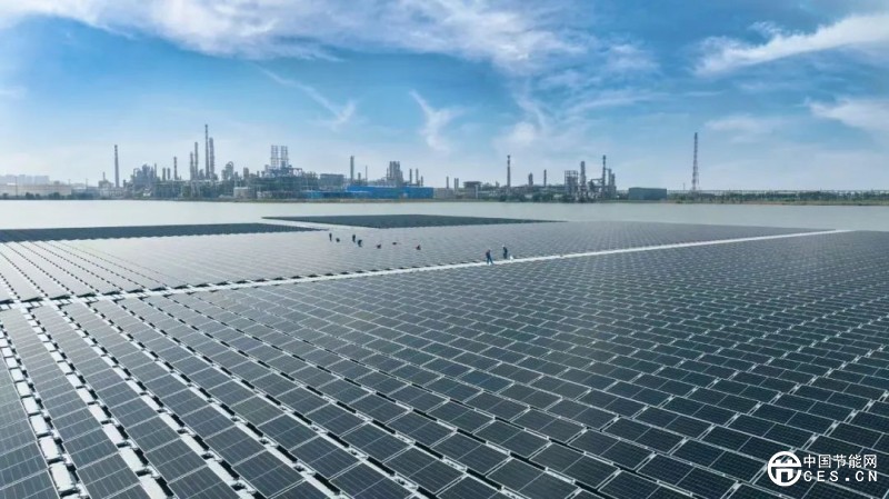 我國首座海水漂浮式光伏項目建成投用