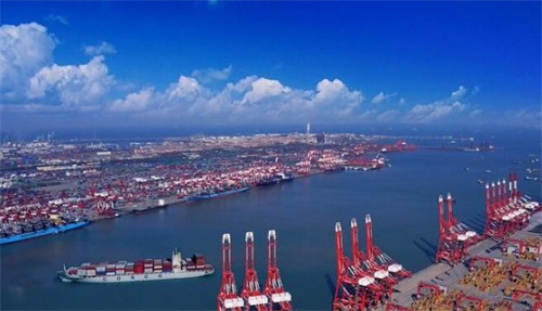 習(xí)近平總書記指出，推動(dòng)長(zhǎng)江經(jīng)濟(jì)帶發(fā)展，理念要先進(jìn)，堅(jiān)持生態(tài)優(yōu)先、綠色發(fā)展，把生態(tài)環(huán)境保護(hù)擺上優(yōu)先地位。