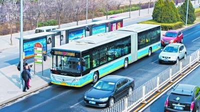 純電動公交“巨無霸”試運營