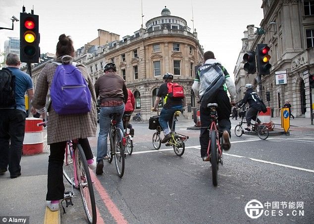 交通管制智能化 紅外線感應(yīng)系統(tǒng)讓行車更安全