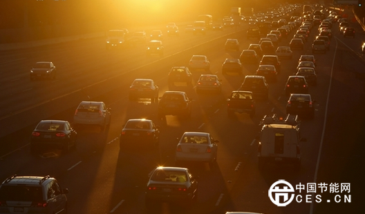 新能源汽車是關(guān)乎中國汽車工業(yè)未來的一場革命，但眼前還有三座大山