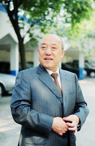 魯冠球圓夢：萬向聯(lián)手上汽建新能源客車公司