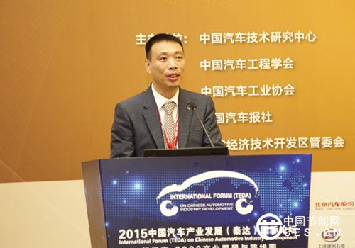 吳堅:加強自主創(chuàng)新,推進節(jié)能與新能源技術