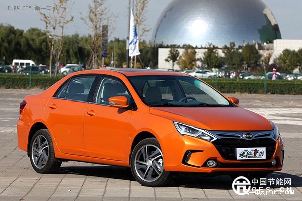 成都新能源汽車上牌數(shù)僅4000輛 補(bǔ)貼等優(yōu)惠政策難落地