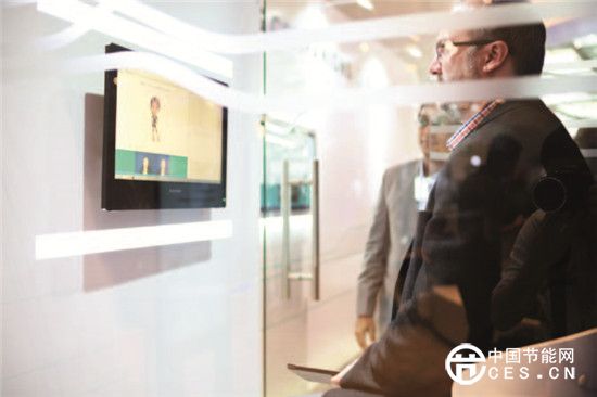 生產(chǎn)全球化到科技全球化：機(jī)器人“占領(lǐng)”達(dá)沃斯