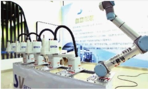 兩年后每100個(gè)“長沙人”一個(gè)機(jī)器人(圖)