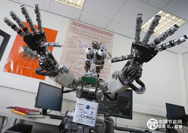 外媒稱機(jī)器人的興起或?qū)?dǎo)致近半美國人失業(yè)