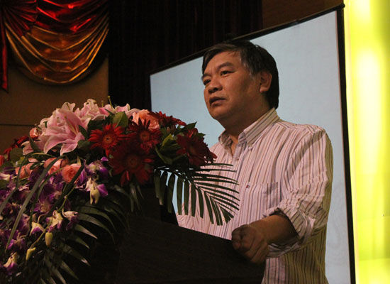 中國照明協(xié)會的秘書長 竇林平